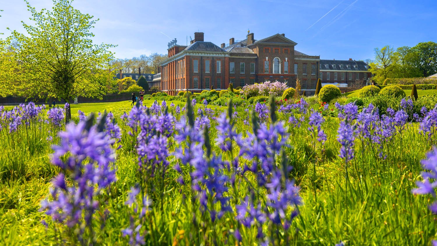 11 Best UK Royal Gardens to Explore in 2025