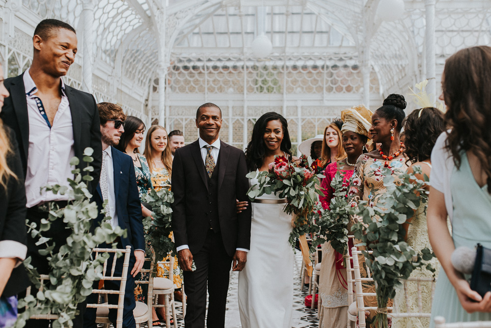 Why Do Brides Carry Bouquets At Weddings?